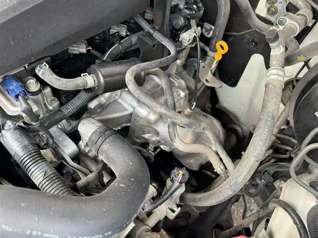 Nissan Terra 2020 2.5L XE Manual 2WD Elite Edition — миниатюра 12