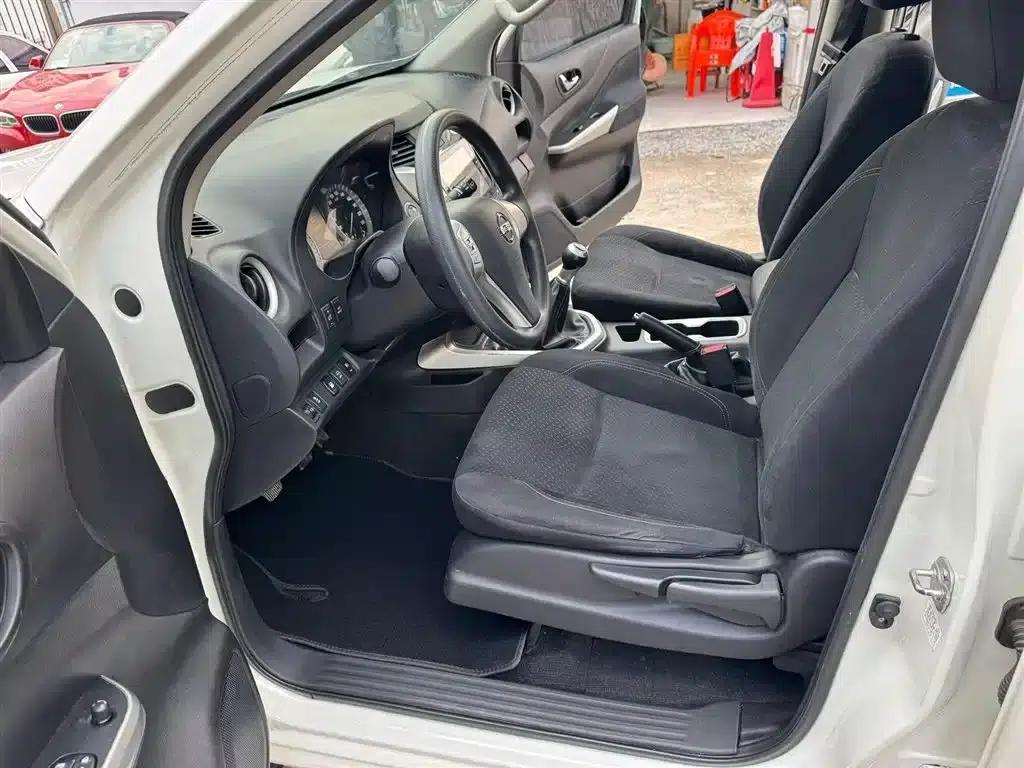 Nissan Terra 2020 2.5L XE Manual 2WD Elite Edition — миниатюра 14