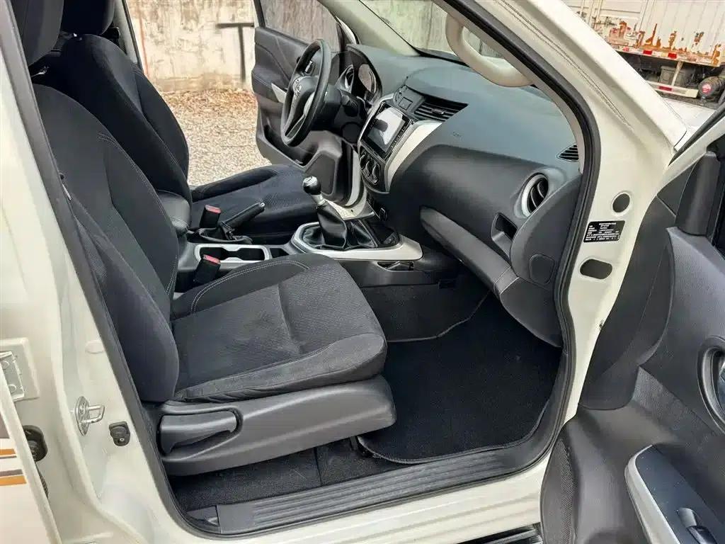 Nissan Terra 2020 2.5L XE Manual 2WD Elite Edition — миниатюра 15