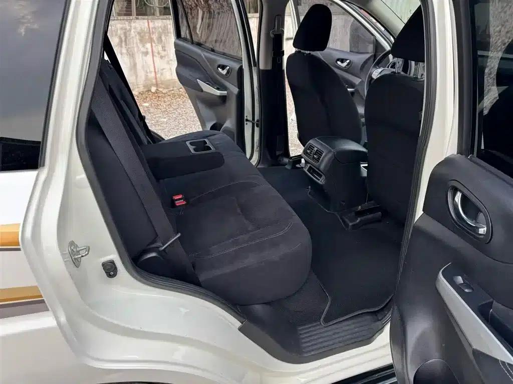 Nissan Terra 2020 2.5L XE Manual 2WD Elite Edition — миниатюра 18