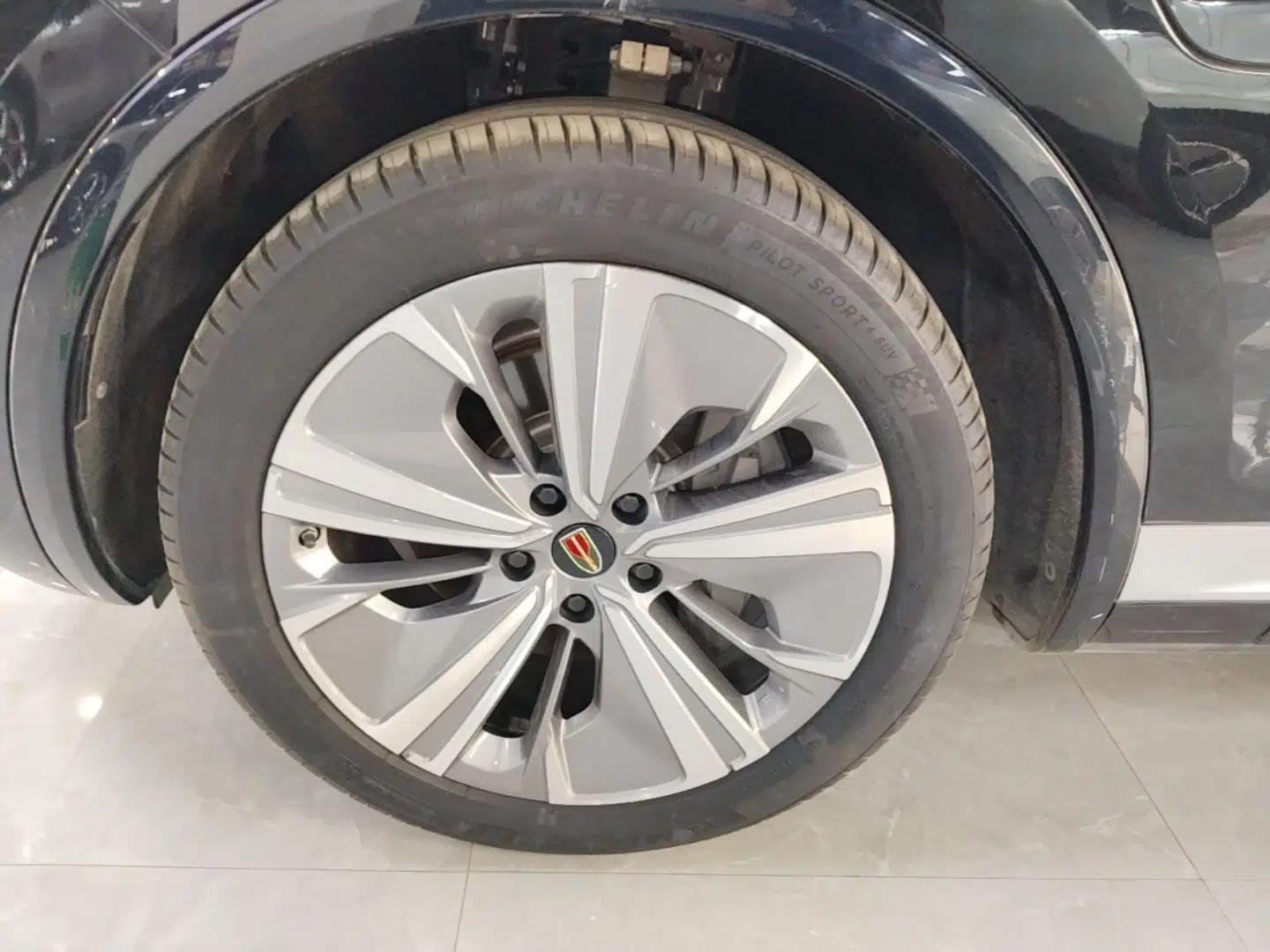 Hongqi E-HS9 2022 690 km Range Flagship Edition Six Seats — миниатюра 9