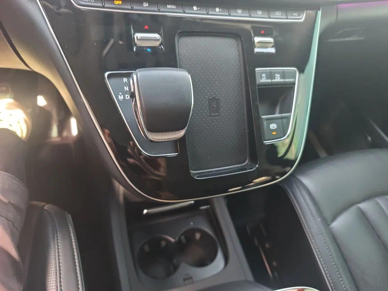 Hongqi HQ9 2023 2.0T Smart Connect Flagship Edition — миниатюра 15