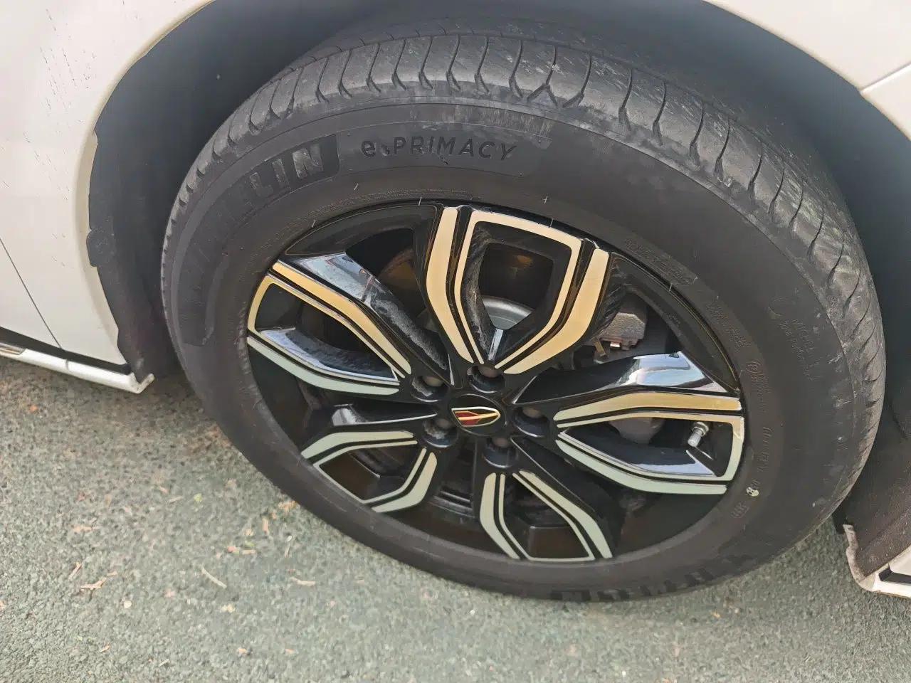 Hongqi HQ9 2023 2.0T Smart Connect Flagship Edition — миниатюра 8