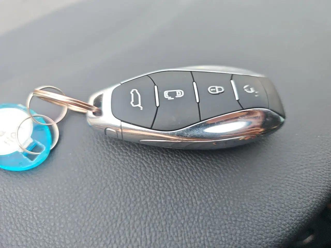 Hongqi HQ9 2023 2.0T Smart Connect Flagship Edition — миниатюра 9
