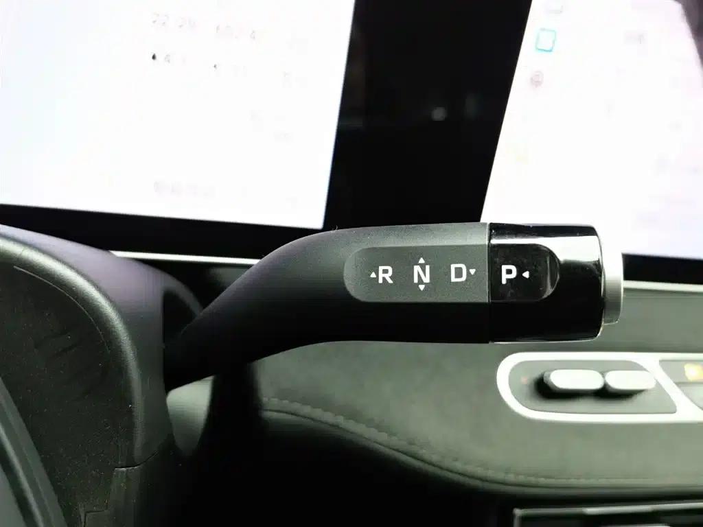 Roewe D7 2023 DMH 125km Premium Edition — миниатюра 13