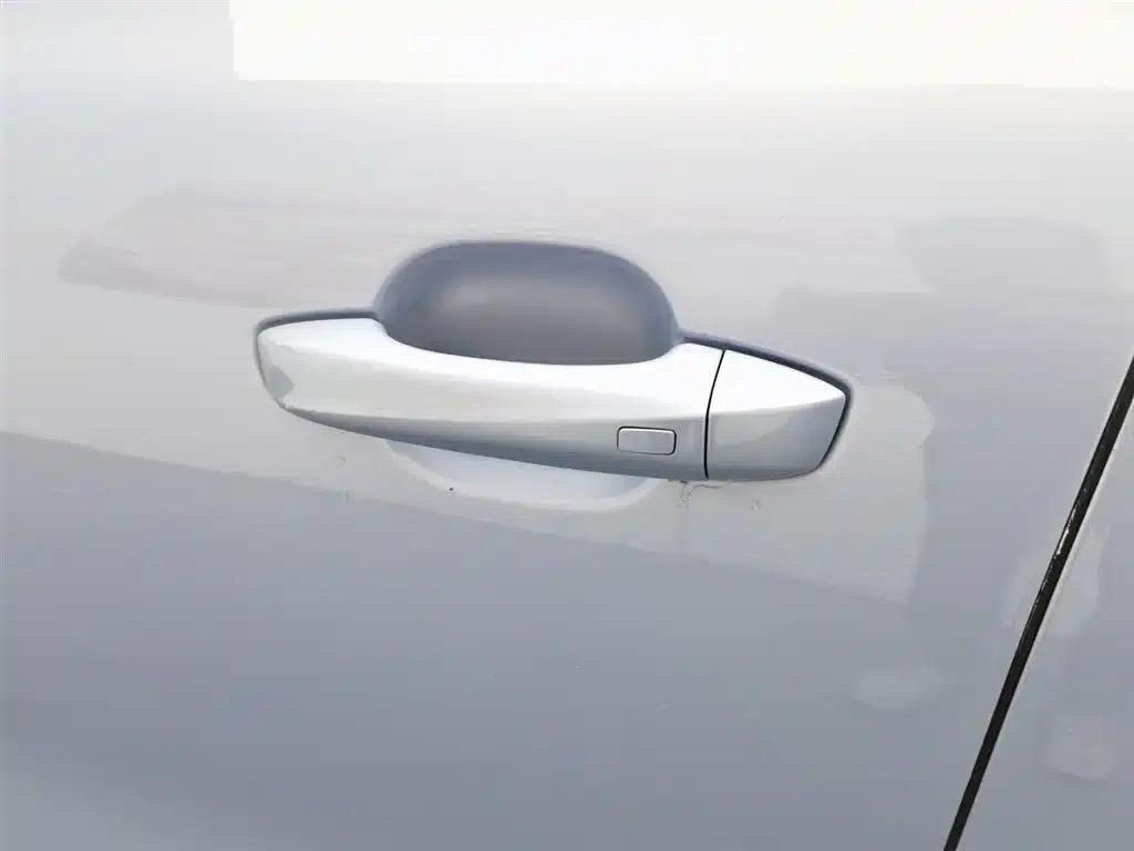 Roewe D7 2023 DMH 125km Premium Edition — миниатюра 18