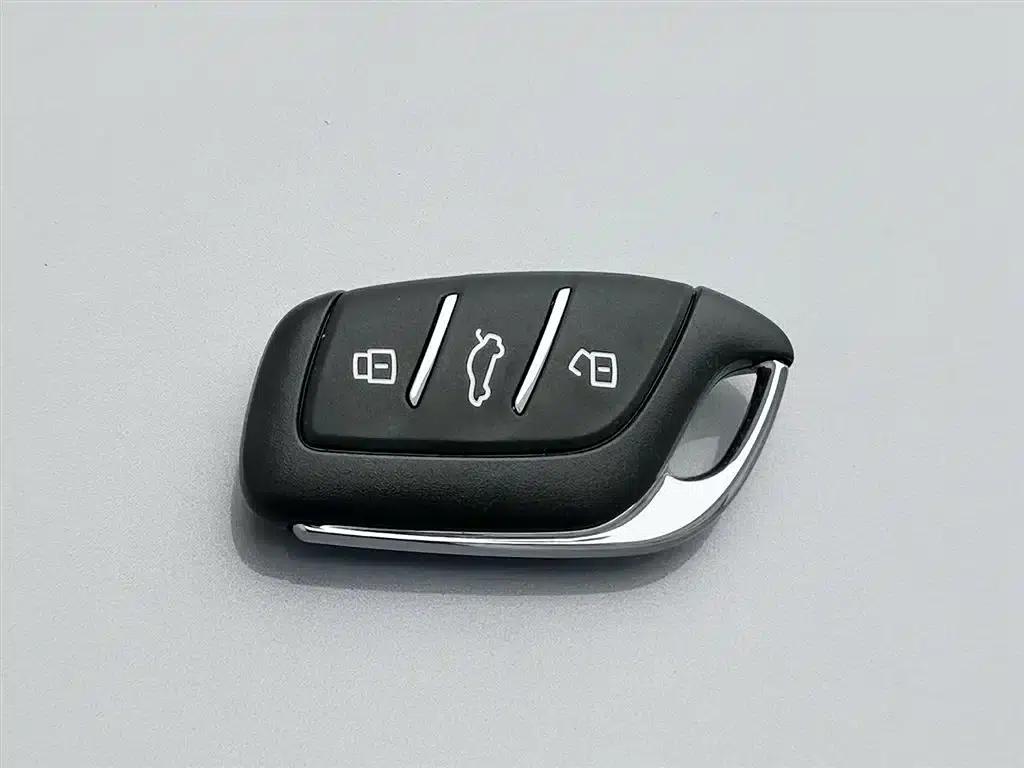 Roewe D7 2023 DMH 125km Premium Edition — миниатюра 19