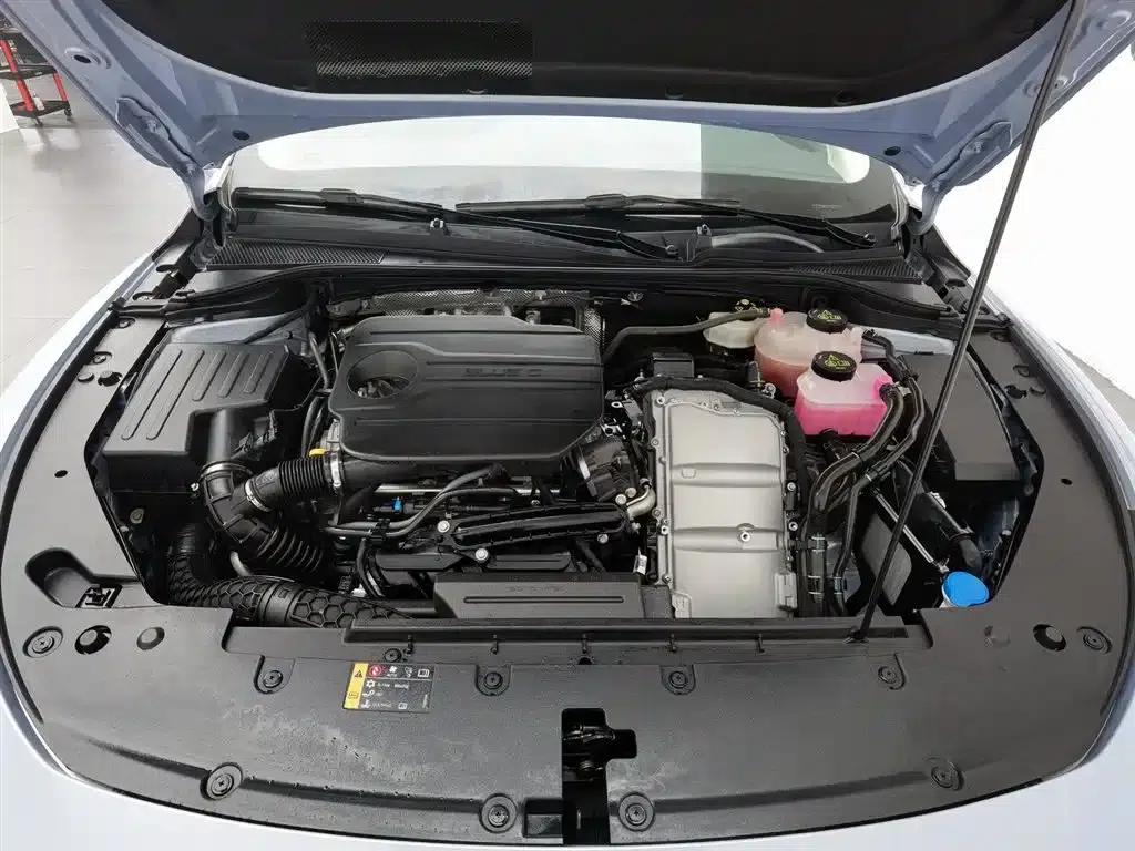 Roewe D7 2023 DMH 125km Premium Edition — миниатюра 6
