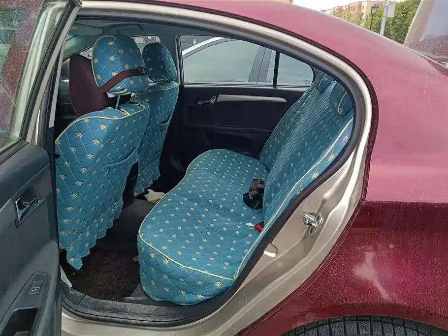 Roewe 350 2015 1.5L Automatic Deluxe Sunroof Edition — миниатюра 11