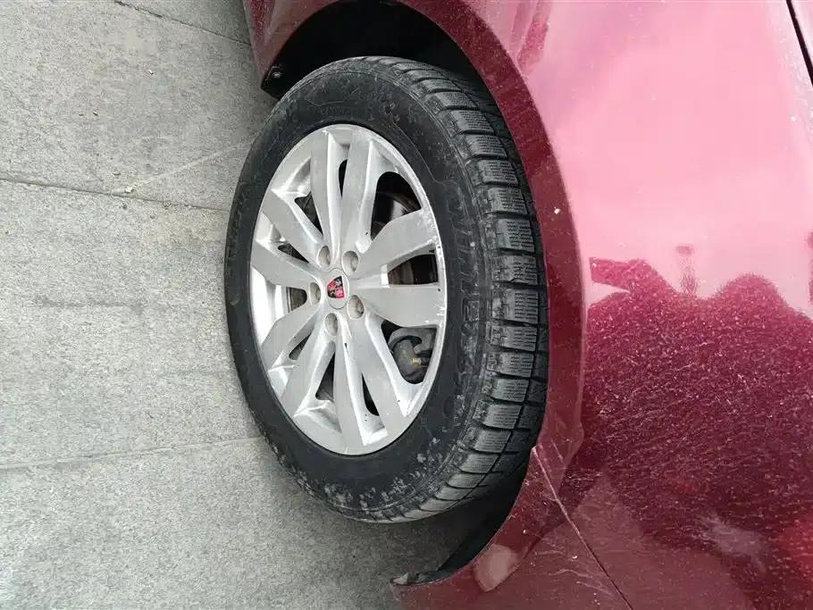 Roewe 350 2015 1.5L Automatic Deluxe Sunroof Edition — миниатюра 6