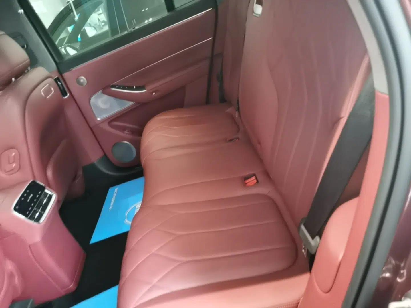 Hima AITO M8 2025 Extended-Range Ultra Version 53.4 kWh 5-Seater Edition — миниатюра 20