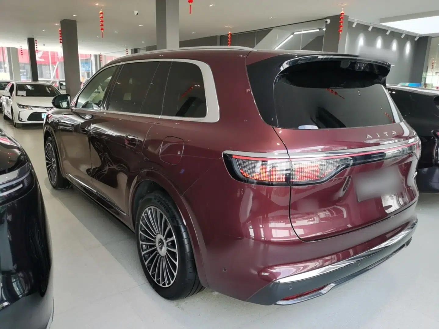 Hima AITO M8 2025 Extended-Range Ultra Version 53.4 kWh 5-Seater Edition — миниатюра 4