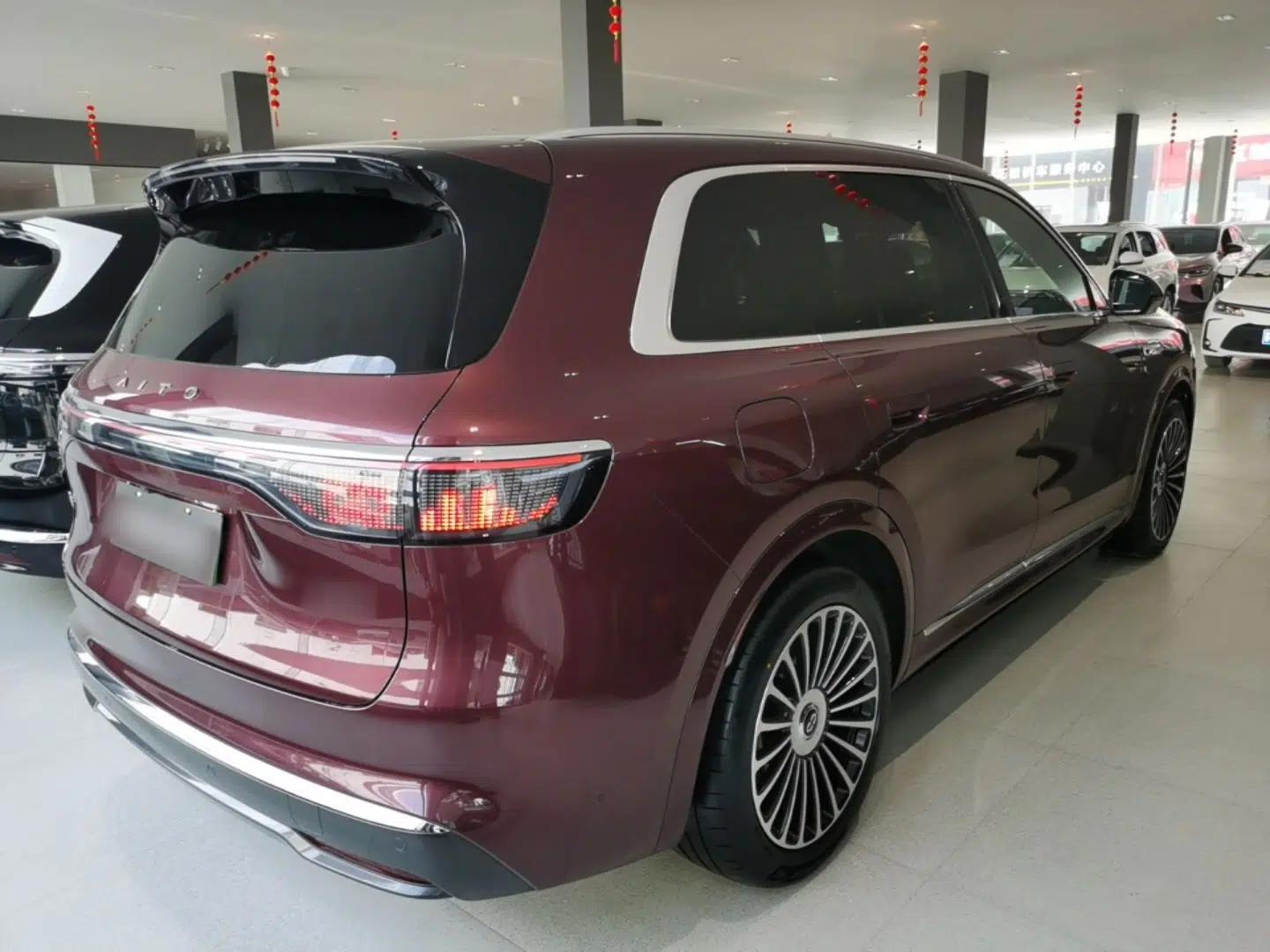 Hima AITO M8 2025 Extended-Range Ultra Version 53.4 kWh 5-Seater Edition — миниатюра 6