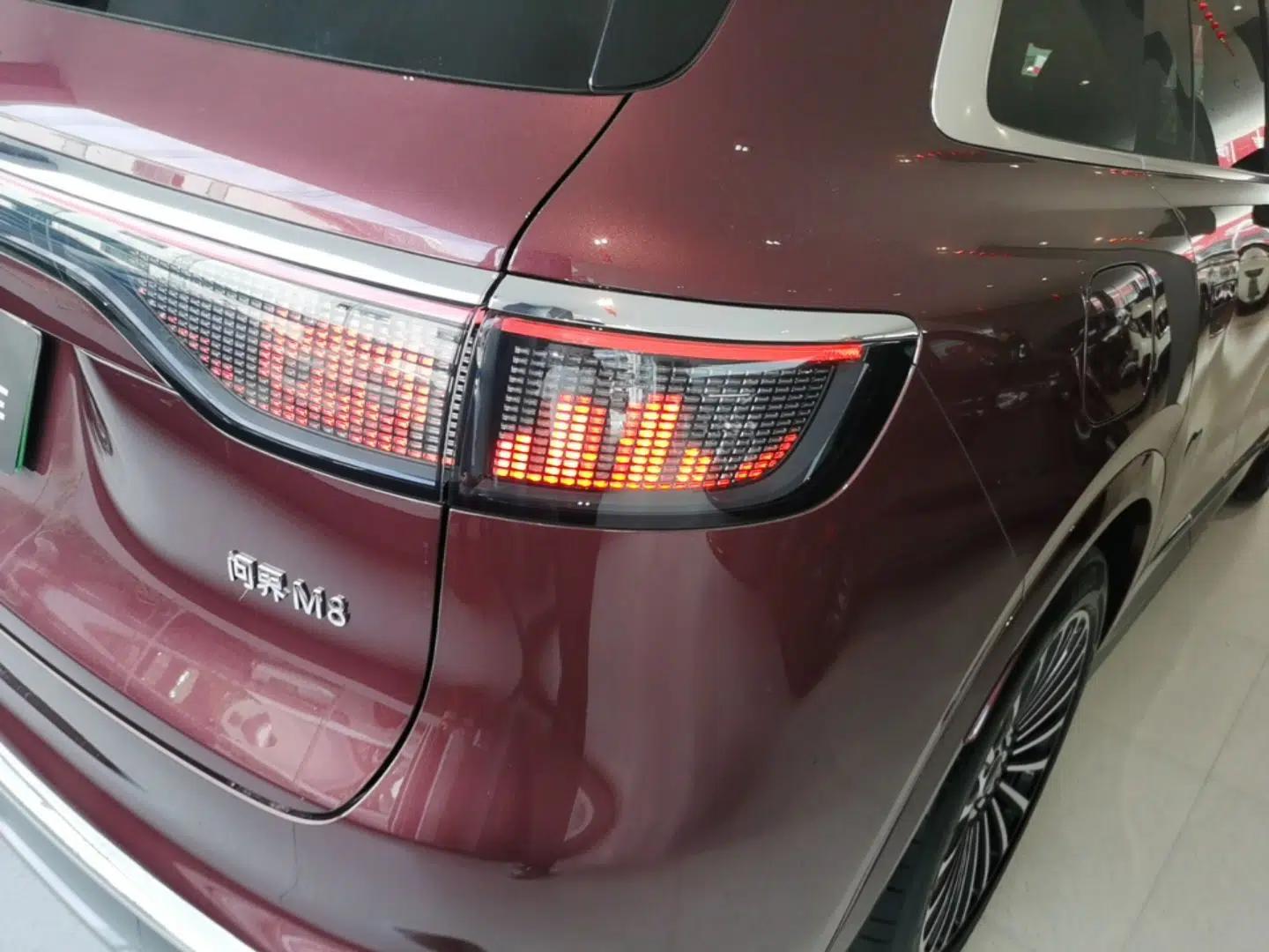 Hima AITO M8 2025 Extended-Range Ultra Version 53.4 kWh 5-Seater Edition — миниатюра 7