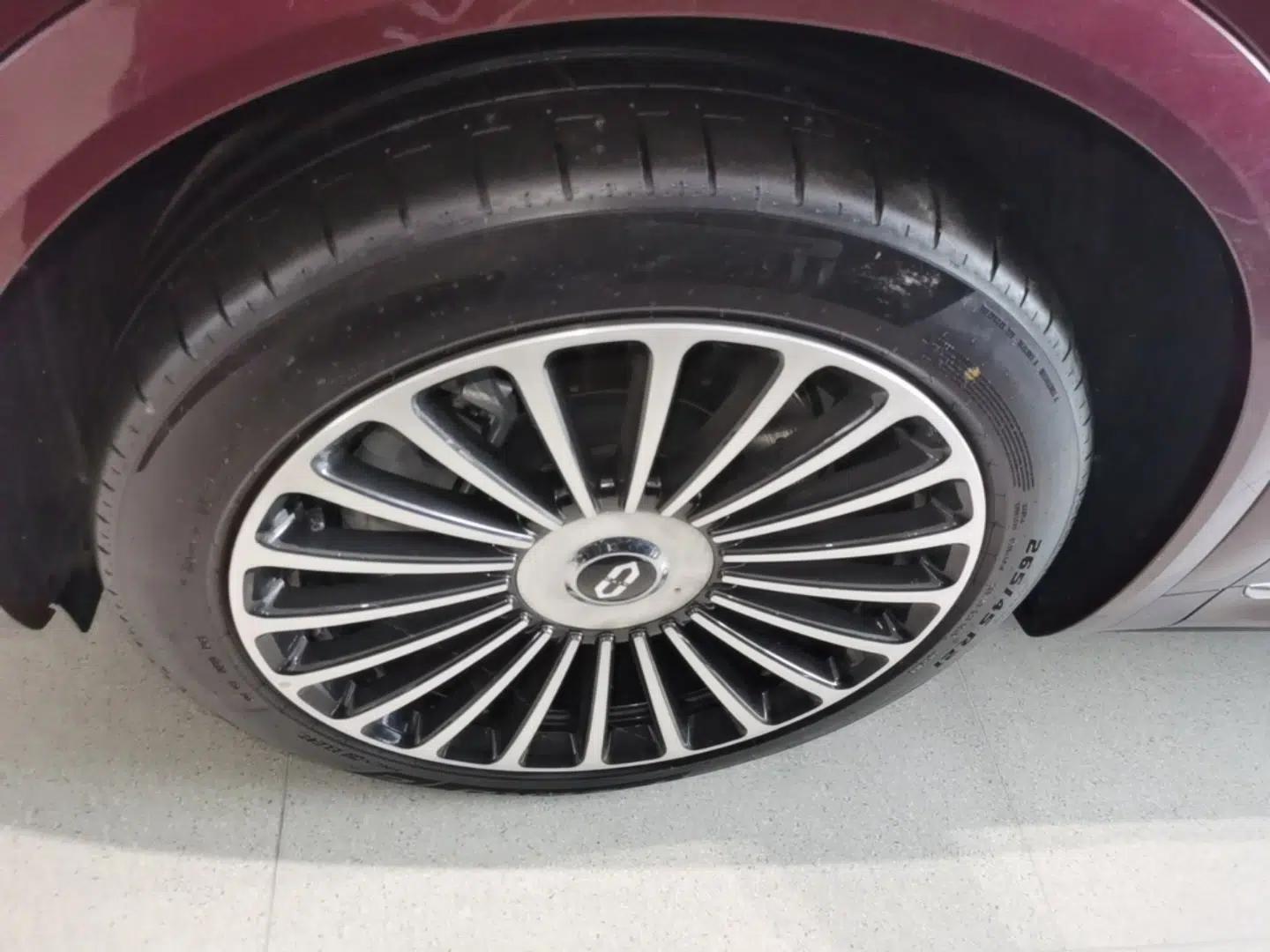 Hima AITO M8 2025 Extended-Range Ultra Version 53.4 kWh 5-Seater Edition — миниатюра 8