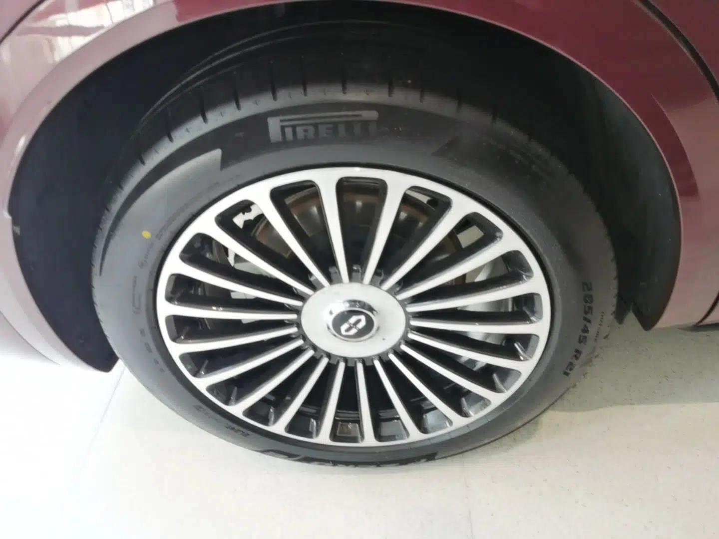 Hima AITO M8 2025 Extended-Range Ultra Version 53.4 kWh 5-Seater Edition — миниатюра 10