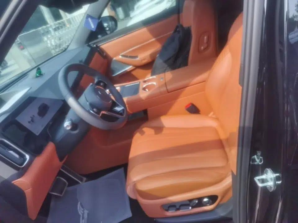 Hima AITO M8 2025 Extended-Range Max+ Version 53.4 kWh 5-Seater Edition — миниатюра 18