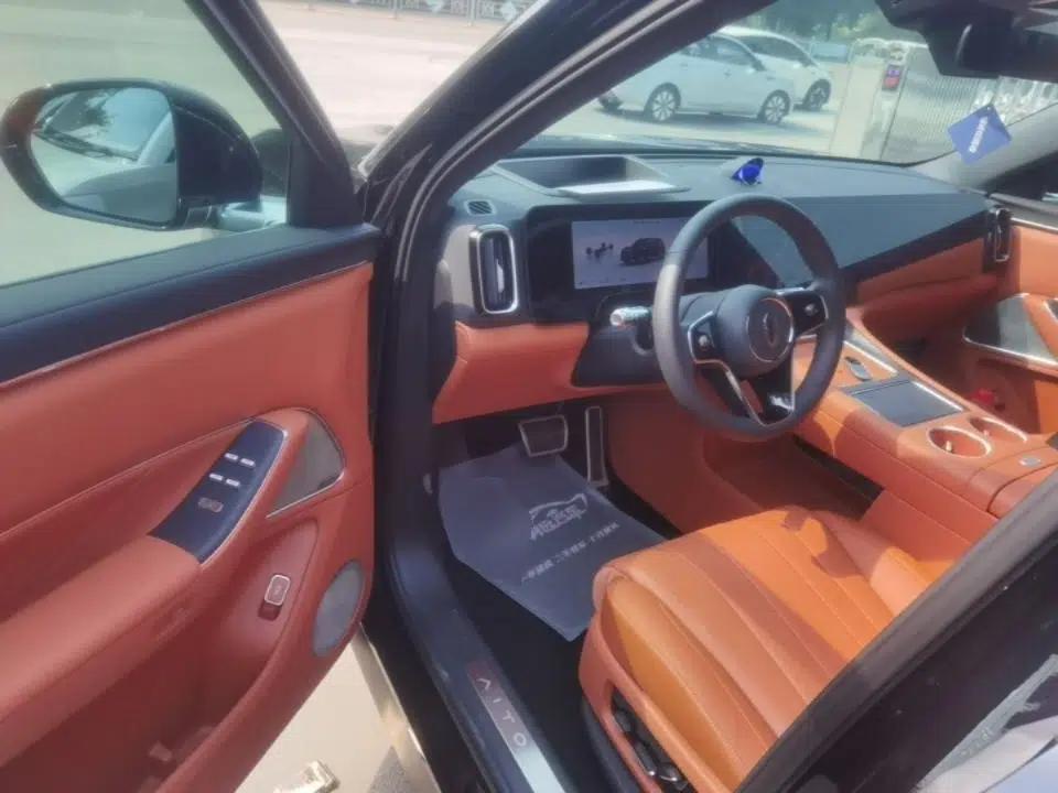 Hima AITO M8 2025 Extended-Range Max+ Version 53.4 kWh 5-Seater Edition — миниатюра 19