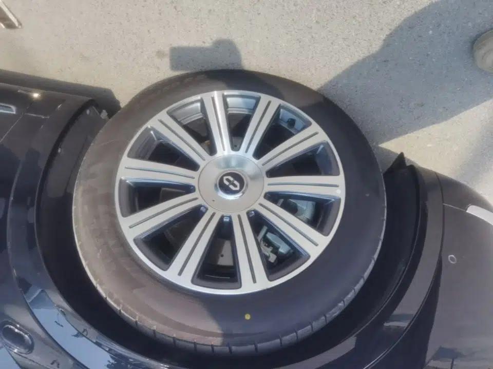 Hima AITO M8 2025 Extended-Range Max+ Version 53.4 kWh 5-Seater Edition — миниатюра 8