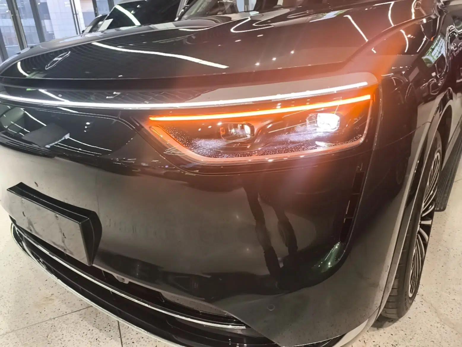 Hima AITO M8 2025 Extended-Range Ultra Version 53.4 kWh 6-Seater Edition — миниатюра 2