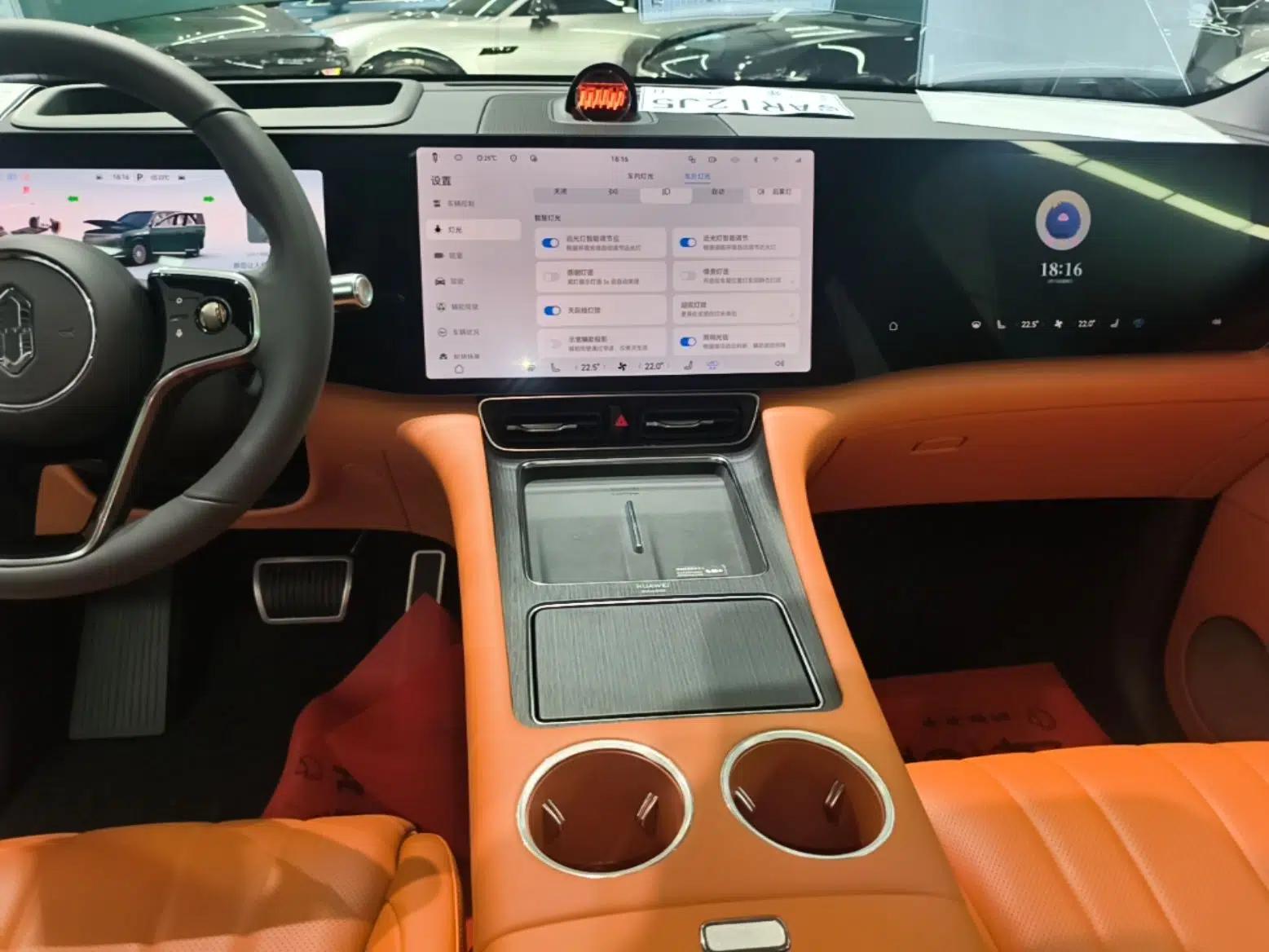 Hima AITO M8 2025 Extended-Range Ultra Version 53.4 kWh 6-Seater Edition — миниатюра 16