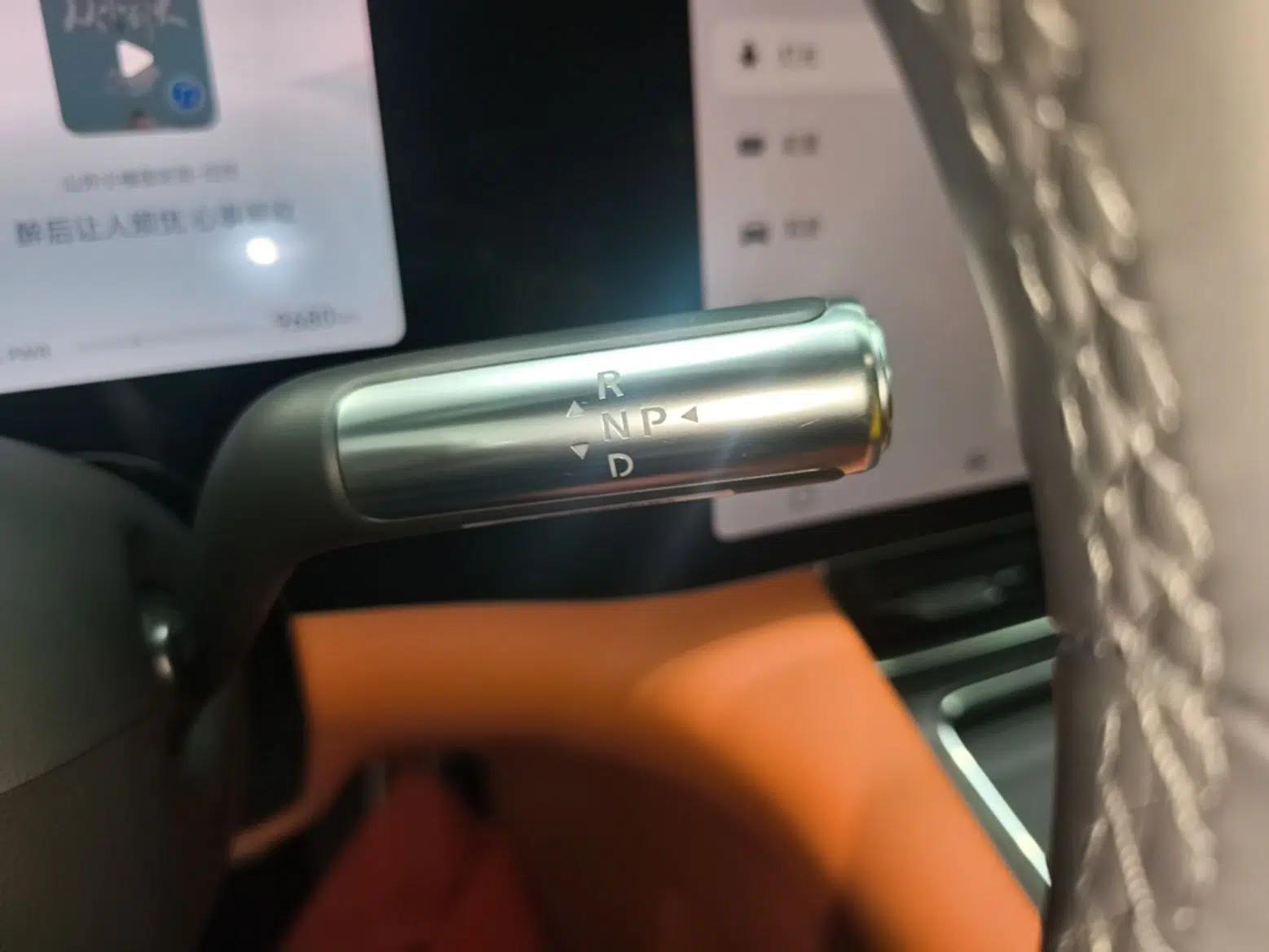 Hima AITO M8 2025 Extended-Range Ultra Version 53.4 kWh 6-Seater Edition — миниатюра 17