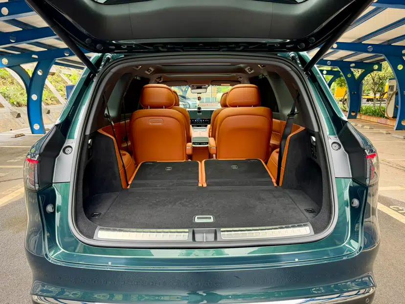 Hima AITO M8 2025 Extended-Range Ultra Version 53.4 kWh 6-Seater Edition — миниатюра 20