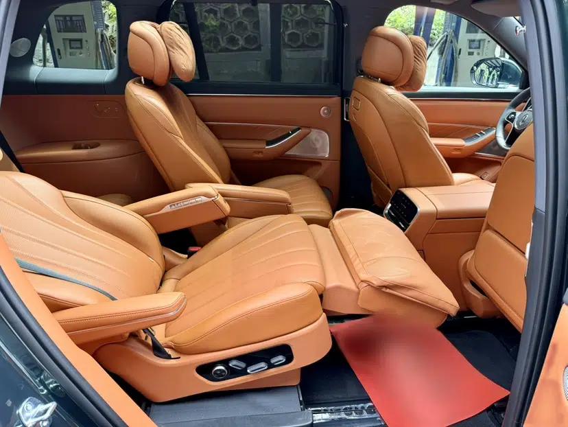 Hima AITO M8 2025 Extended-Range Ultra Version 53.4 kWh 6-Seater Edition — миниатюра 22