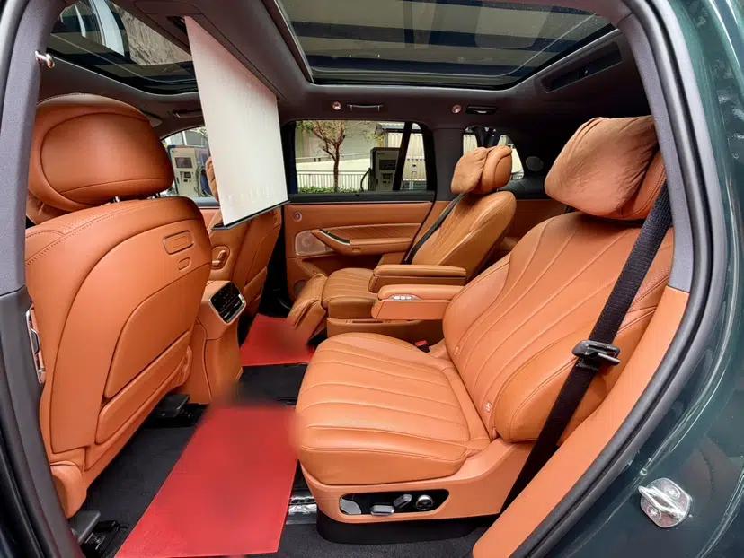Hima AITO M8 2025 Extended-Range Ultra Version 53.4 kWh 6-Seater Edition — миниатюра 23