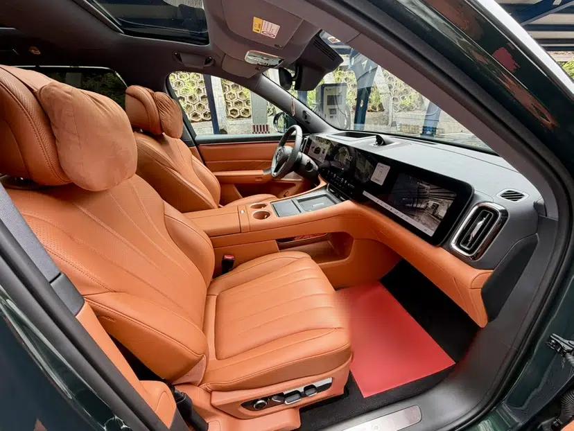 Hima AITO M8 2025 Extended-Range Ultra Version 53.4 kWh 6-Seater Edition — миниатюра 27
