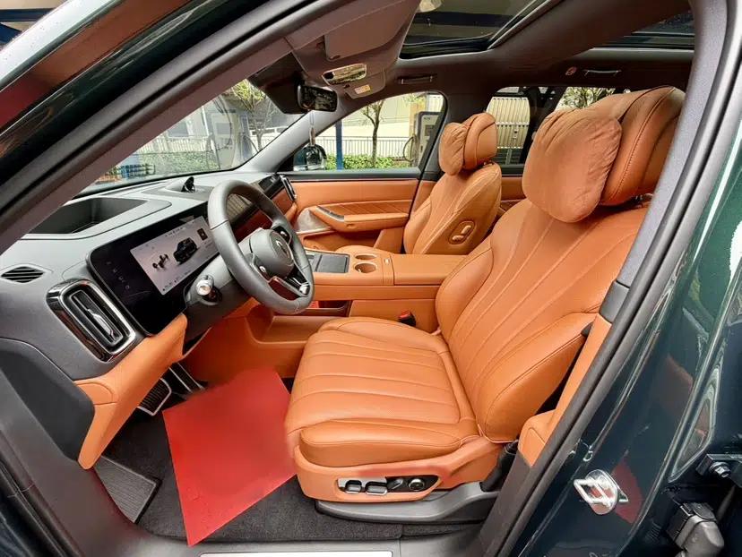 Hima AITO M8 2025 Extended-Range Ultra Version 53.4 kWh 6-Seater Edition — миниатюра 28