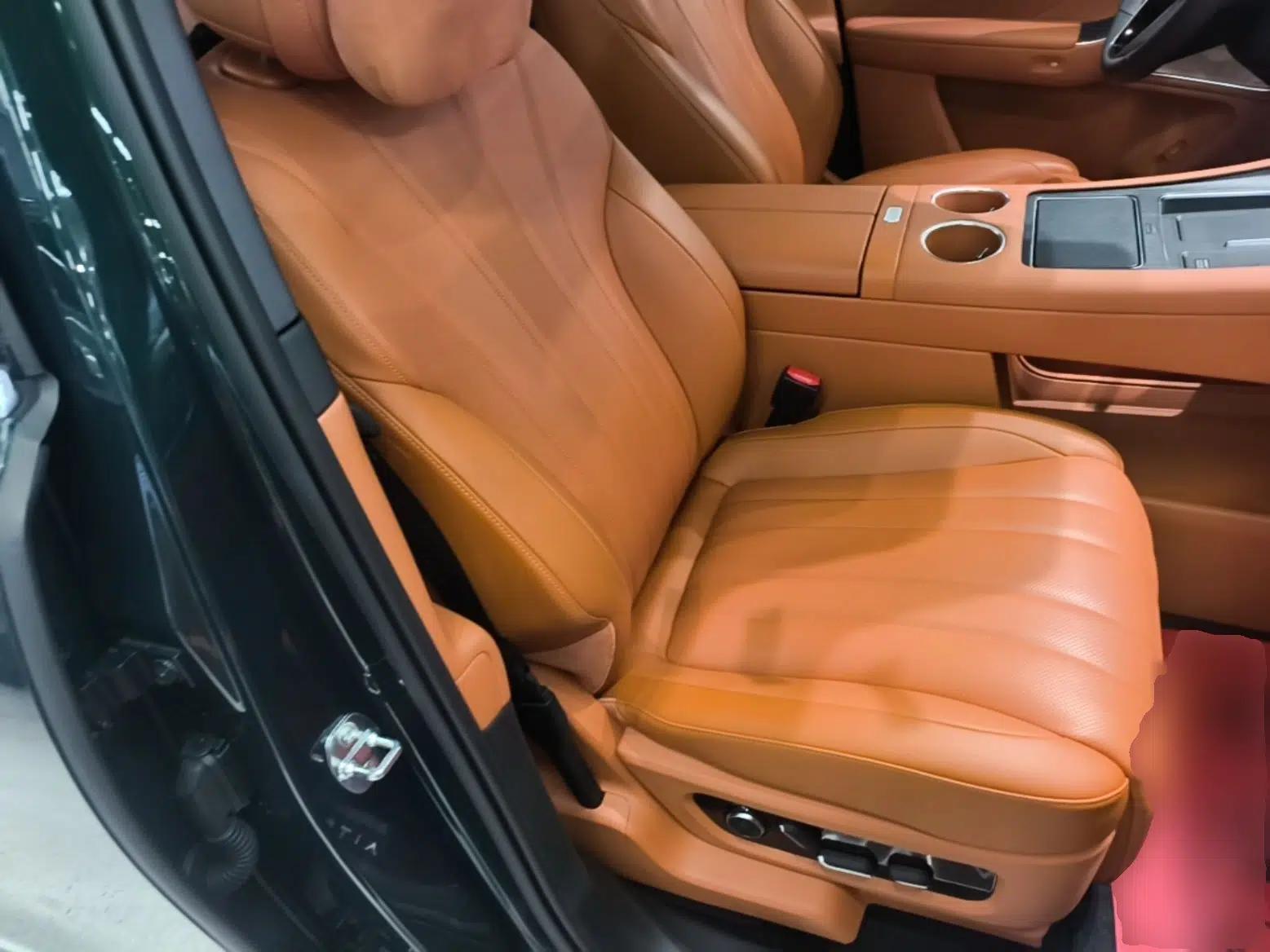 Hima AITO M8 2025 Extended-Range Ultra Version 53.4 kWh 6-Seater Edition — миниатюра 30