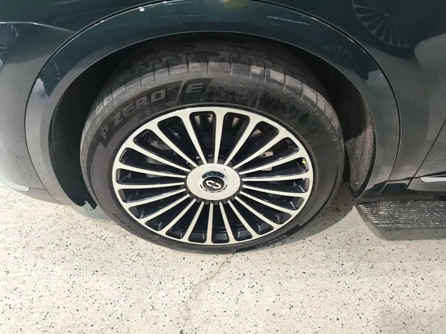 Hima AITO M8 2025 Extended-Range Ultra Version 53.4 kWh 6-Seater Edition — миниатюра 4