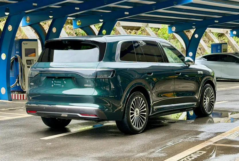Hima AITO M8 2025 Extended-Range Ultra Version 53.4 kWh 6-Seater Edition — миниатюра 9