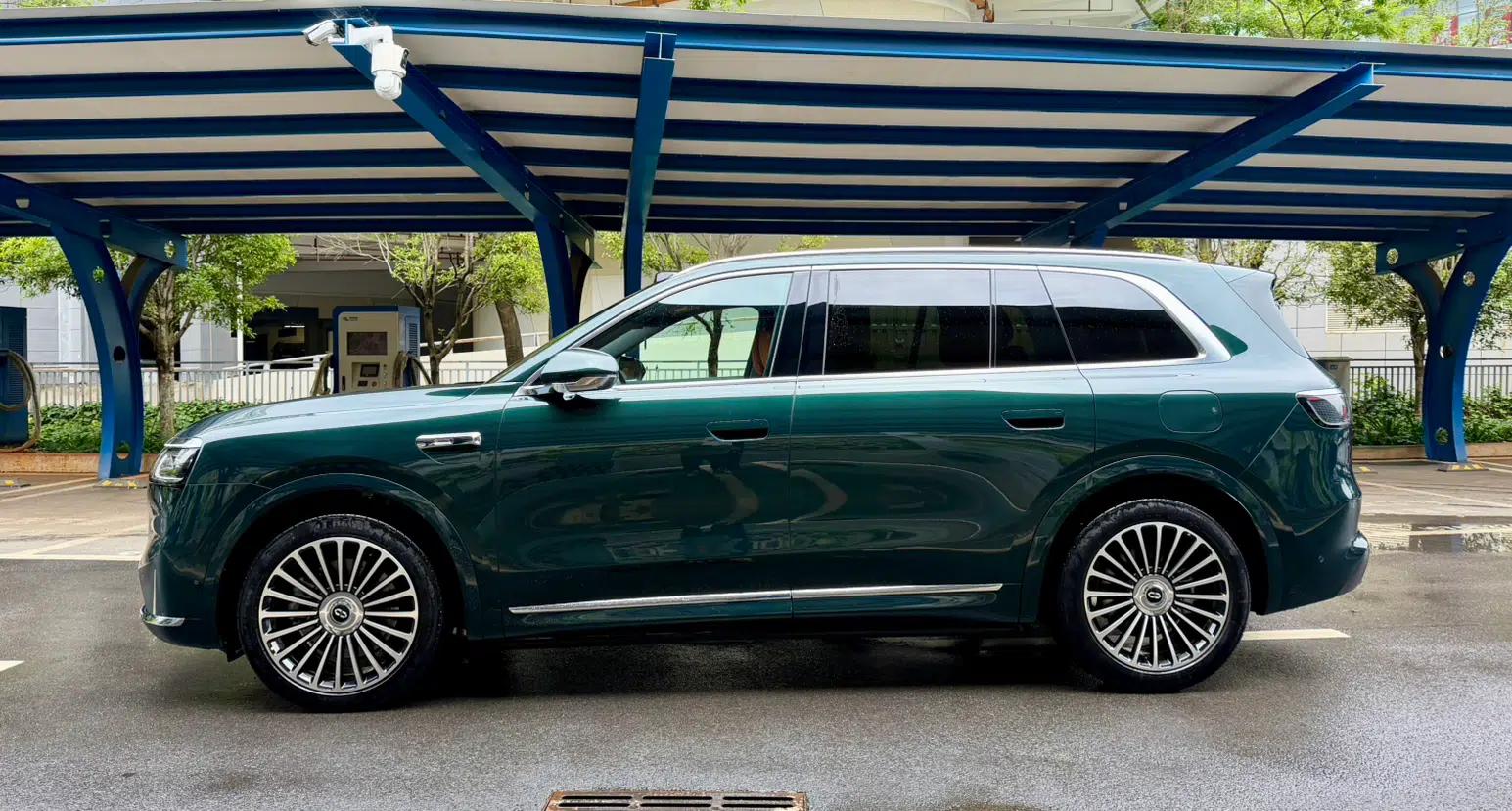 Hima AITO M8 2025 Extended-Range Ultra Version 53.4 kWh 6-Seater Edition — миниатюра 10