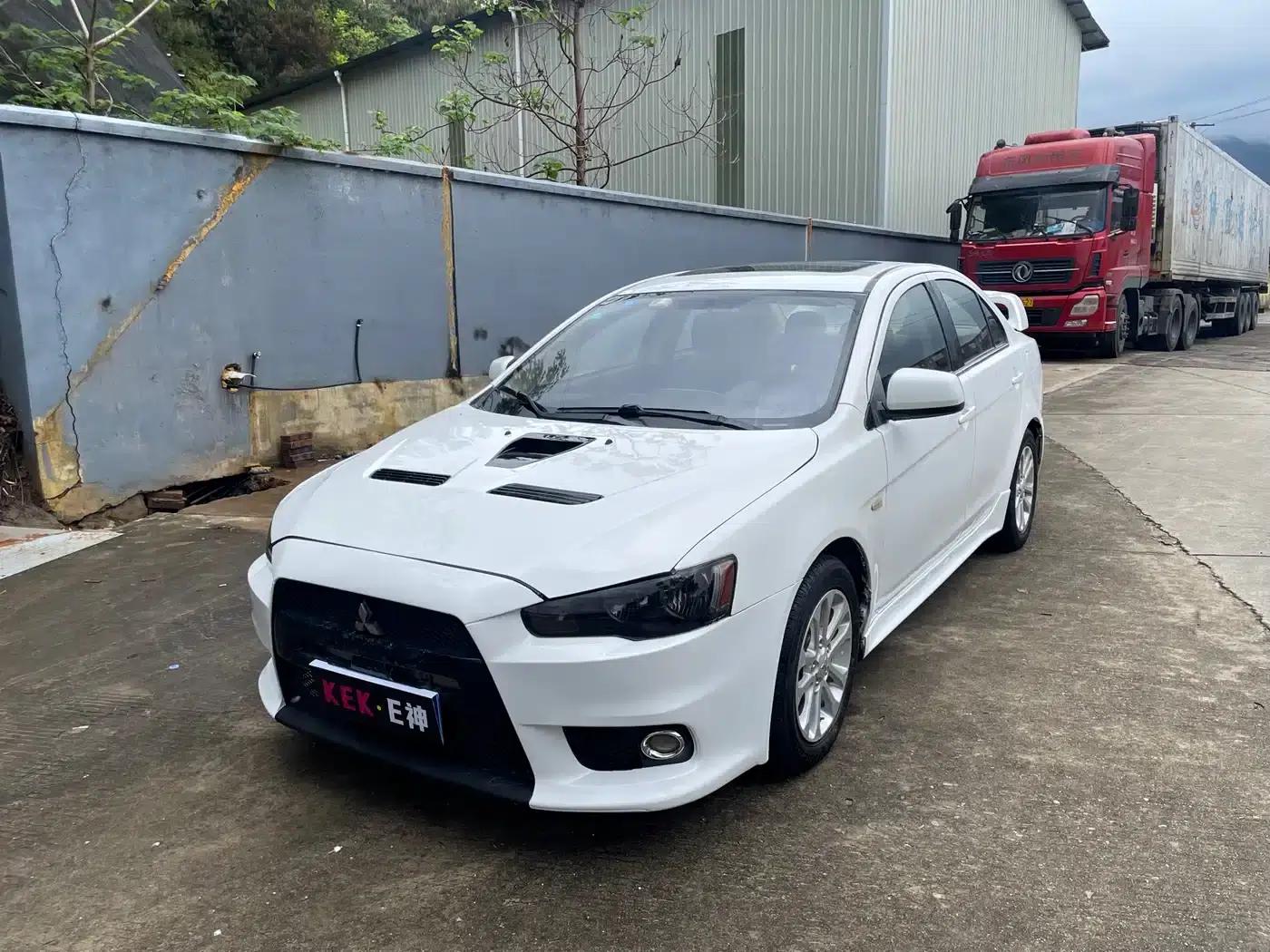 Lancer EX 2010 Luxury Edition 1.8L Manual — миниатюра 3