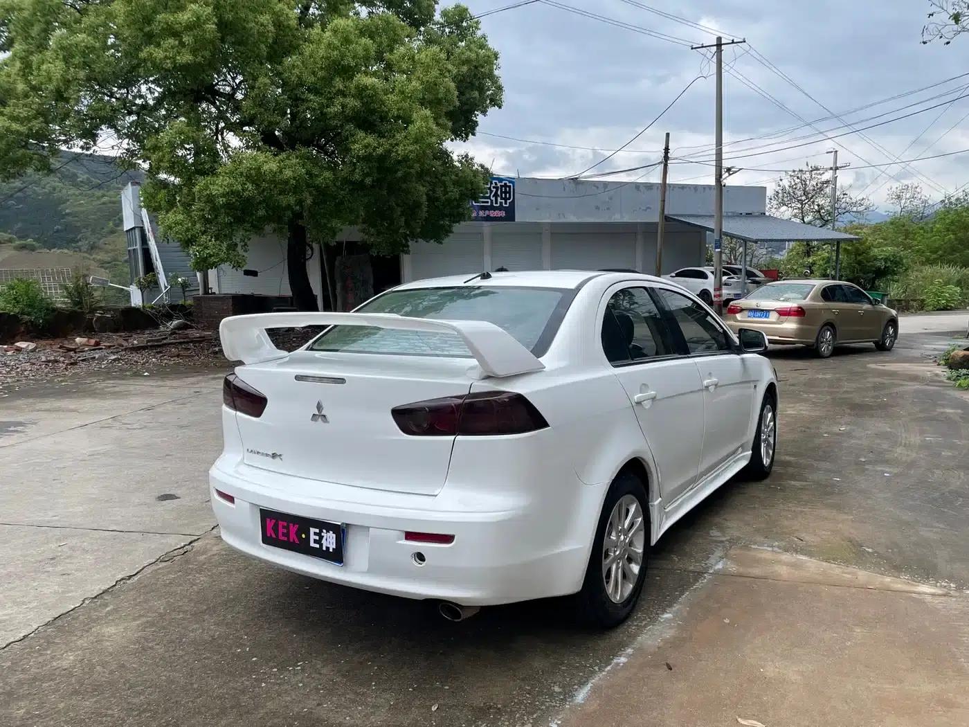 Lancer EX 2010 Luxury Edition 1.8L Manual — миниатюра 6
