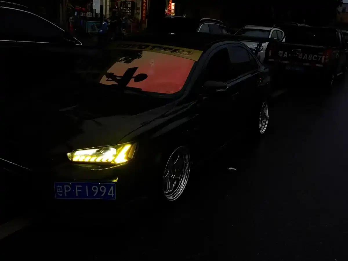 Lancer EX 2015 1.8L Manual Phantom Edition — миниатюра 9