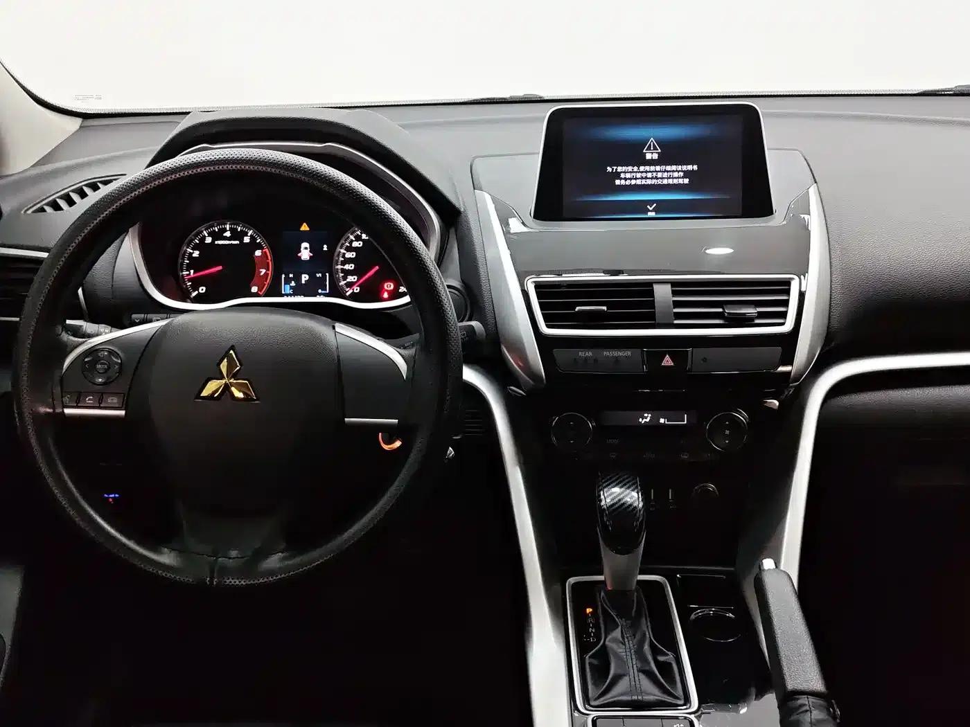 Eclipse Cross 2022 1.5T CVT 2WD Fearless Edition — миниатюра 11