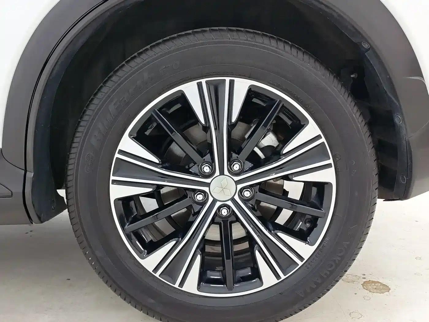Eclipse Cross 2022 1.5T CVT 2WD Fearless Edition — миниатюра 16