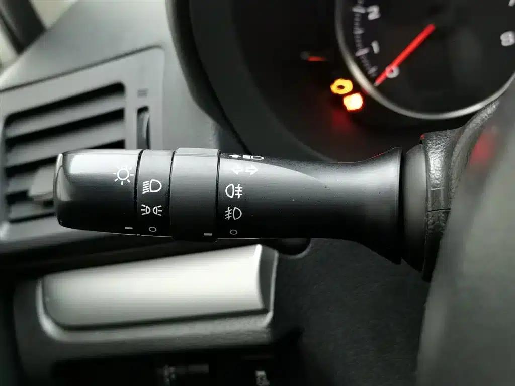 Subaru XV 2012 2.0i Luxury Edition — миниатюра 21