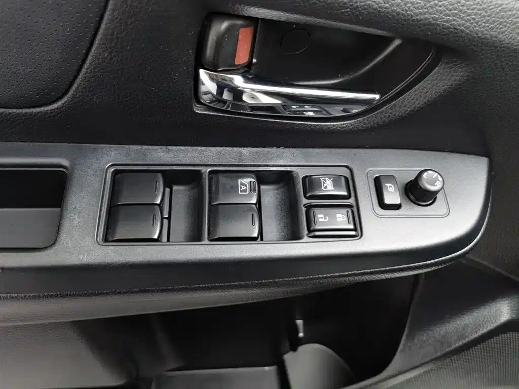 Subaru XV 2012 2.0i Luxury Edition — миниатюра 9