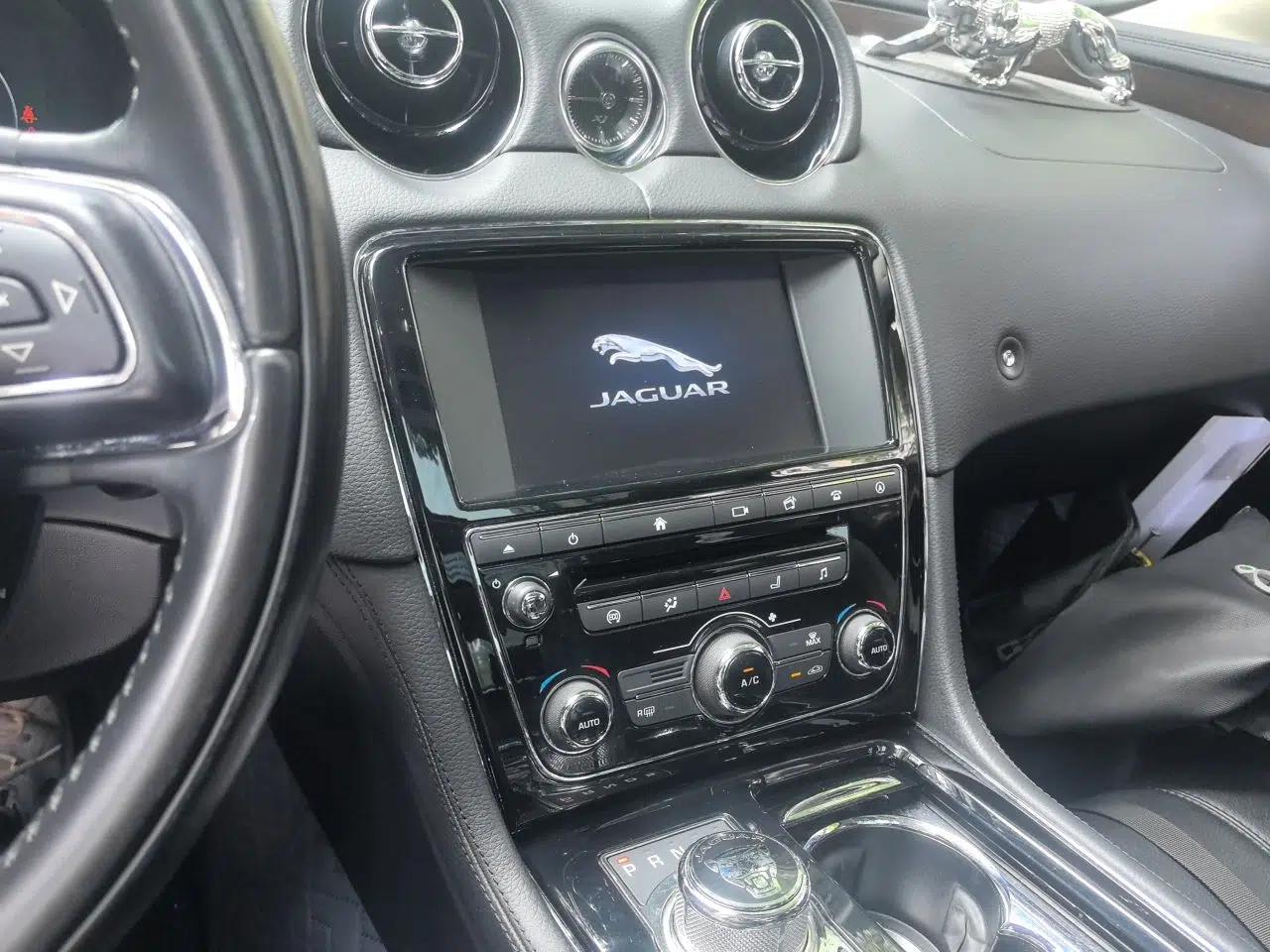 Jaguar XJ 2016 XJL 3.0 SC Two-Wheel-Drive Elegant Business Edition — миниатюра 12
