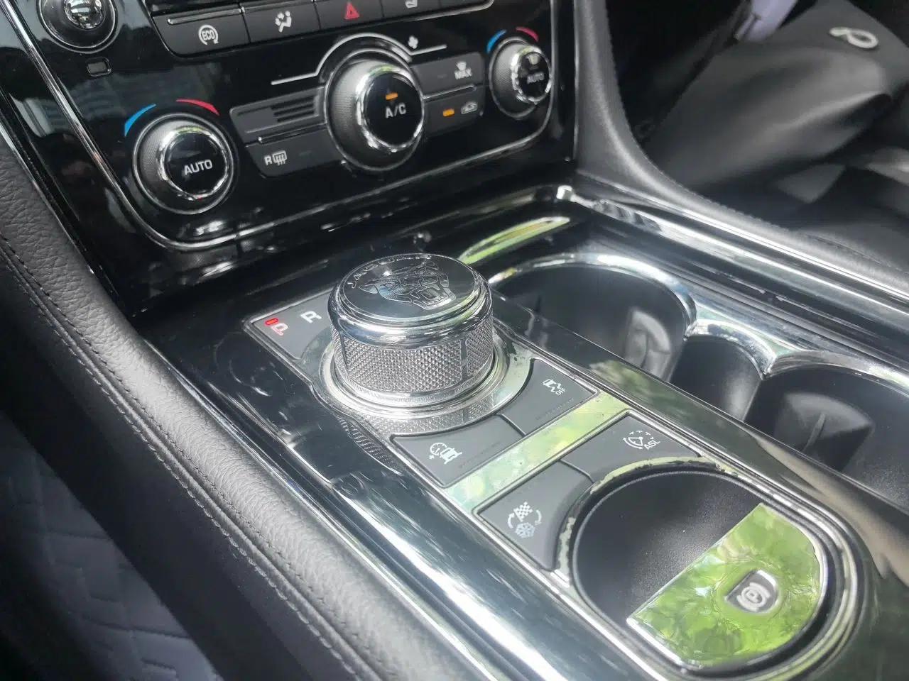 Jaguar XJ 2016 XJL 3.0 SC Two-Wheel-Drive Elegant Business Edition — миниатюра 13