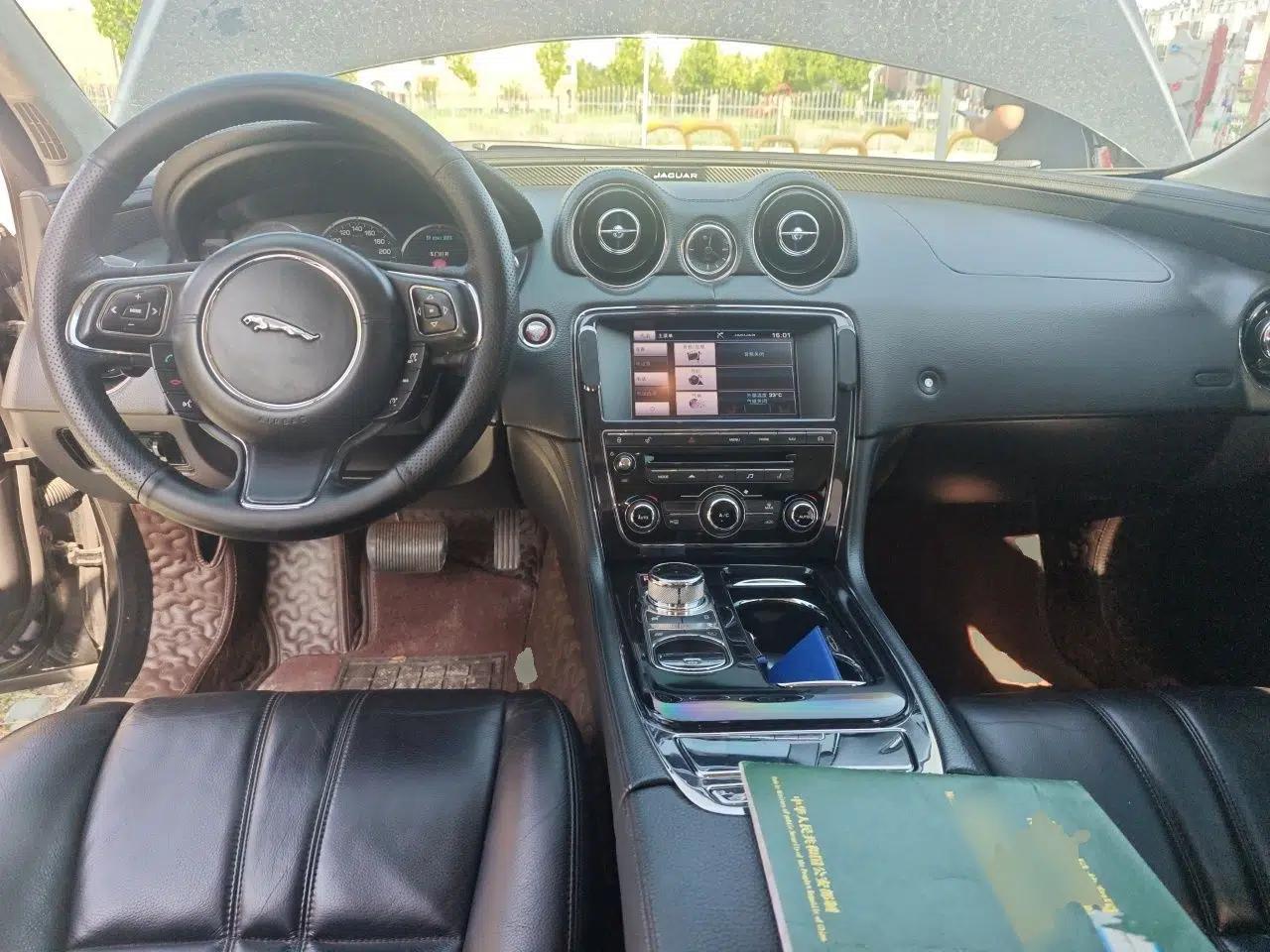 Jaguar XJ 2014 XJL 2.0T Two-Wheel-Drive Elegant Business Edition — миниатюра 10