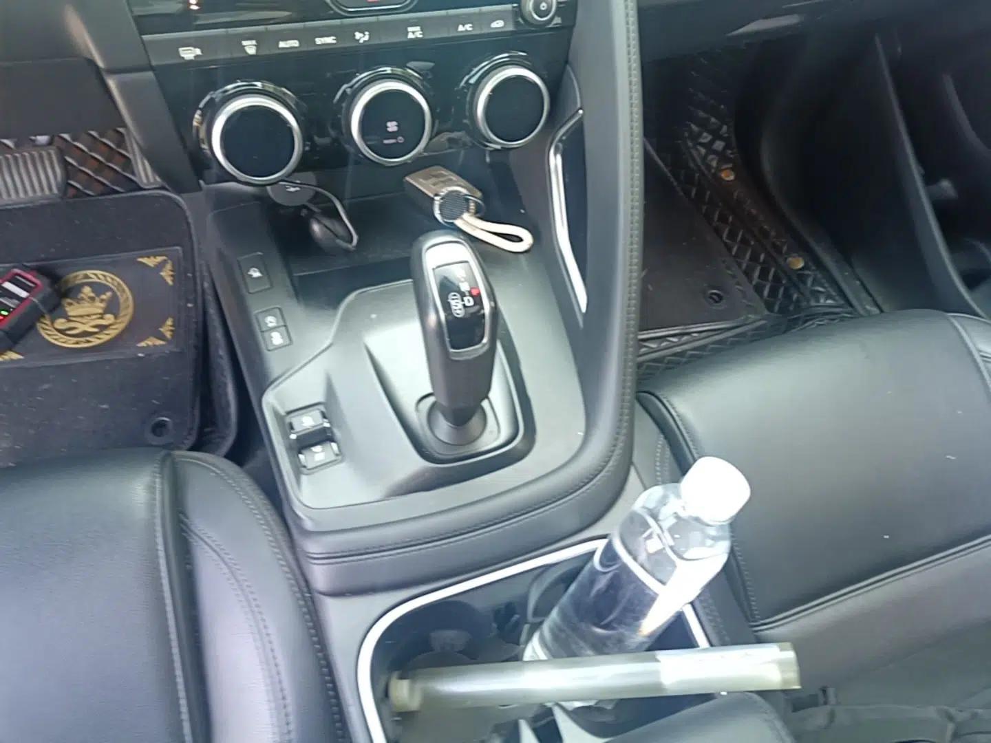 Jaguar E-PACE 2018 P250 S China VI — миниатюра 17