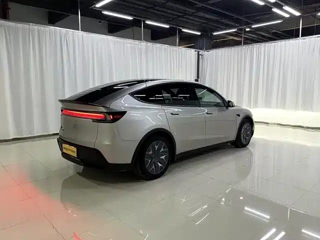 Model Y L 2025 Long Range All-Wheel Drive — миниатюра 8