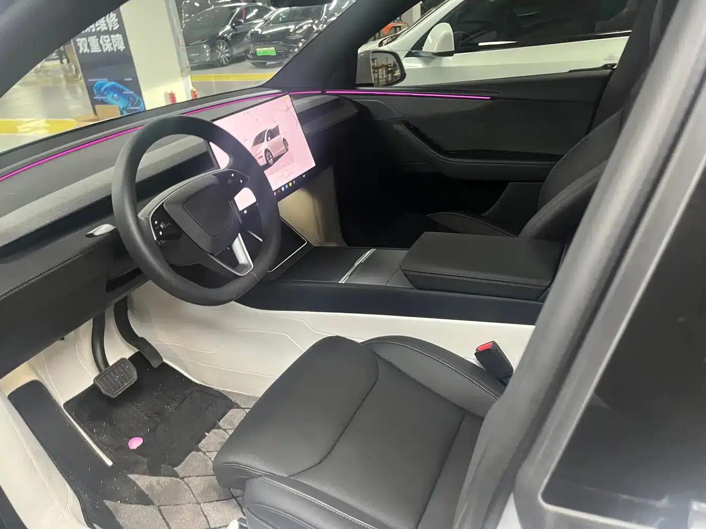 Model Y L 2025 Long Range All-Wheel Drive — миниатюра 4