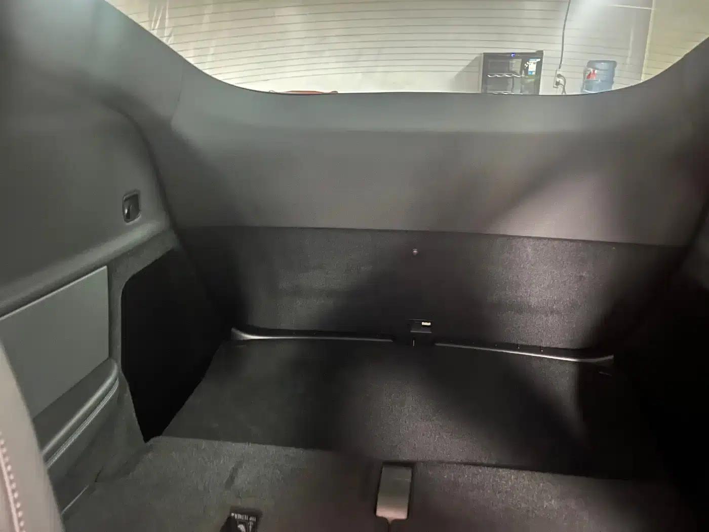 Model Y L 2025 Long Range All-Wheel Drive — миниатюра 8