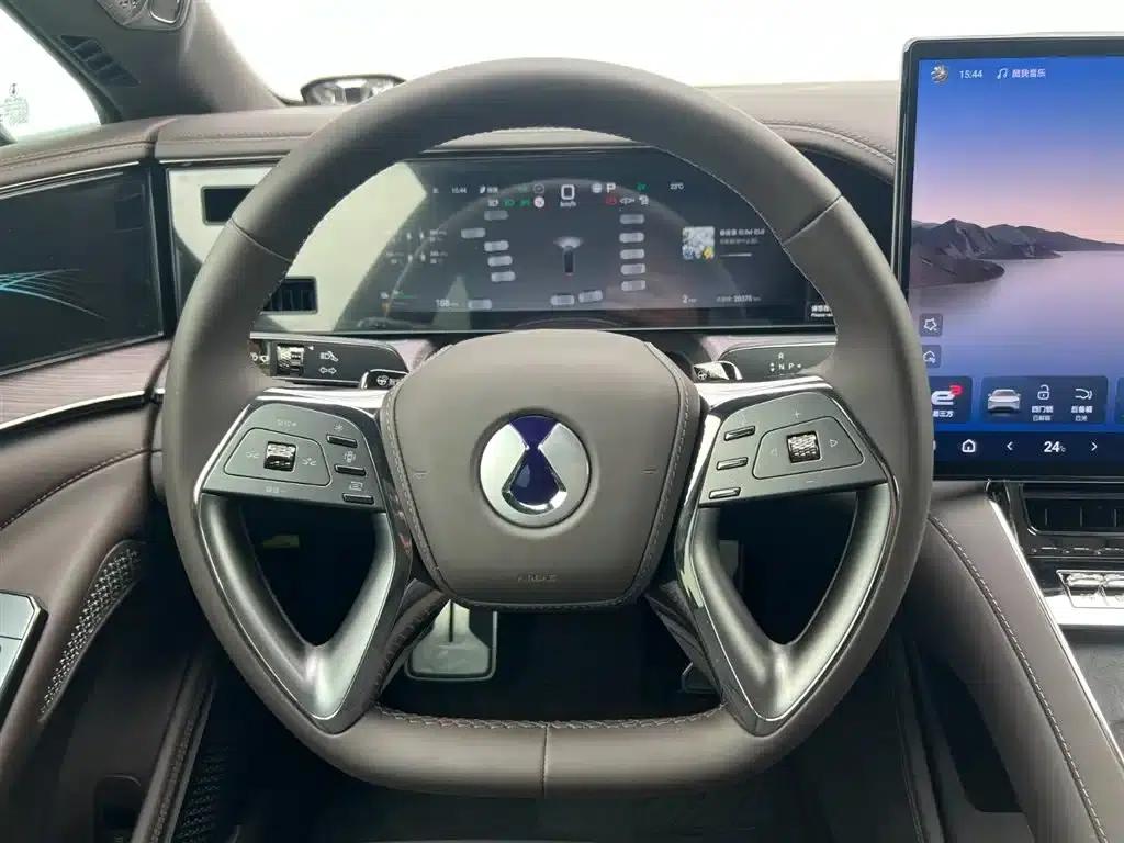 Denza Z9 2024 Model 1100km AWD Max Edition — миниатюра 13